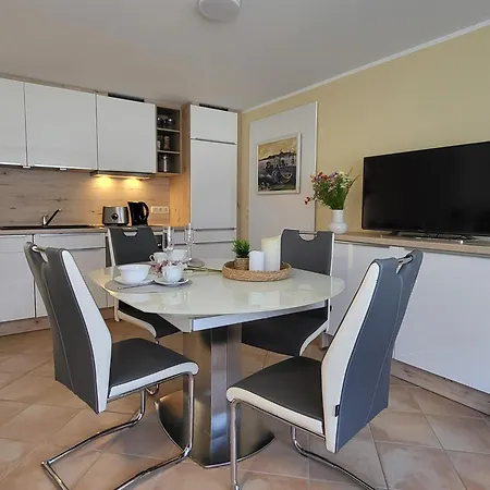 Anikas 1 Wustrow (Fischland)